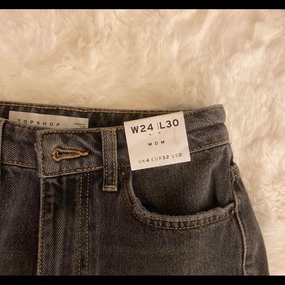 Top shop mom black mom jeans with rips - Picture 2 of 3